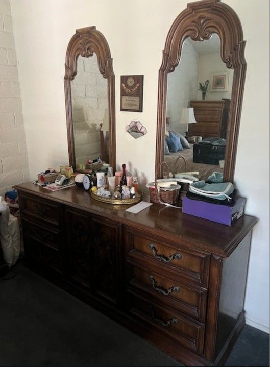 Dresser With Mirrors