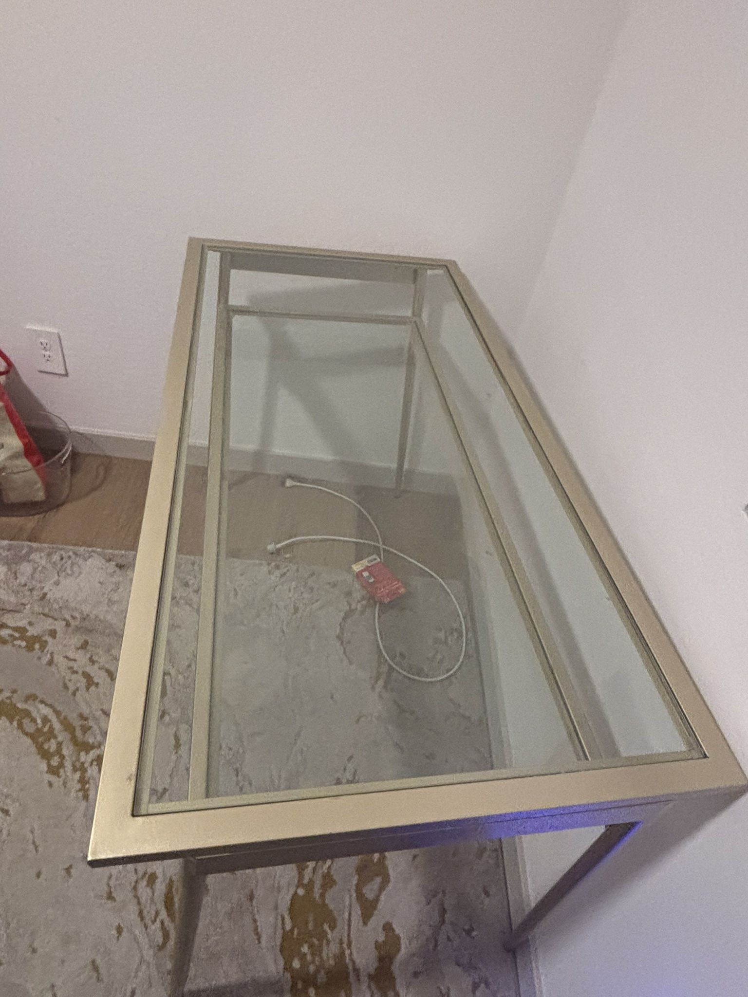 Gold Desk