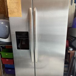 Kenmore Refrigerator  25 cu ft