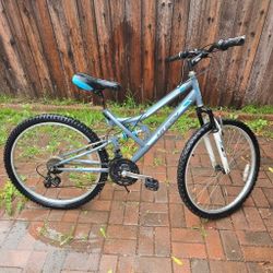 Huffy Teen Adult Bike $65 Obo. // Huffy Bicicleta Para Jóvenes O Adultos $65 O Mejor Oferta 