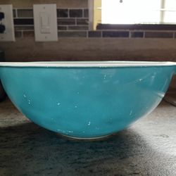Pyrex Vintage Bowl 4qts 