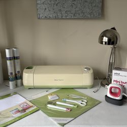 Cricut Explore Starter Set - Easypress Mini 