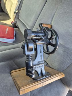 Vintage American Hand Crank Leather Splitting Skiver Tool Antique St. Louis USA