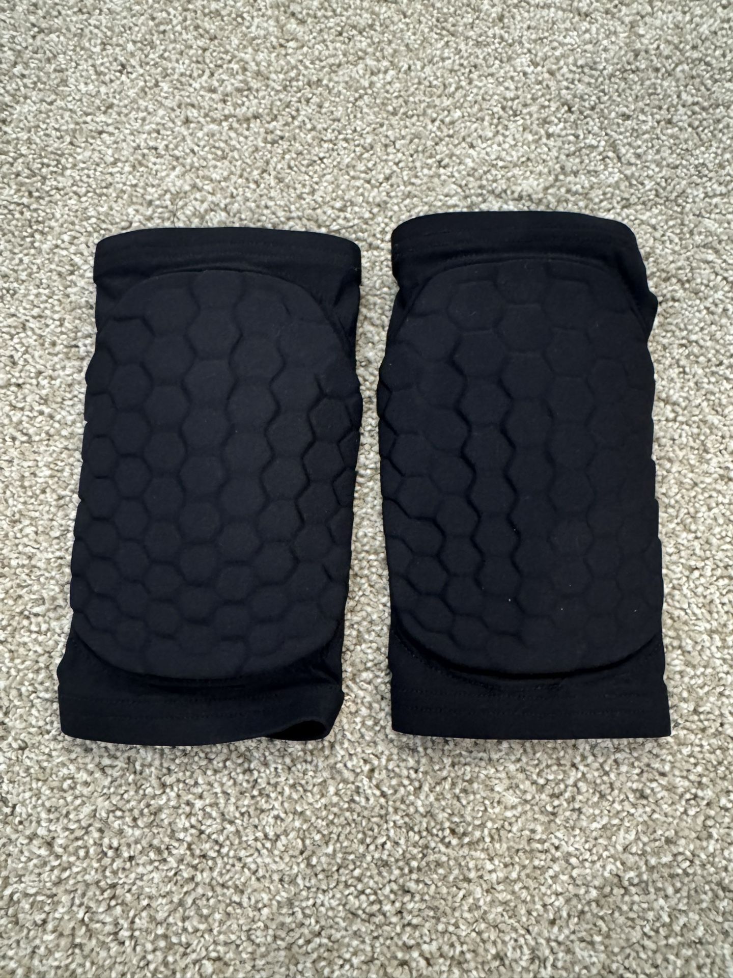 Mcdavid HEX pads - Size Small