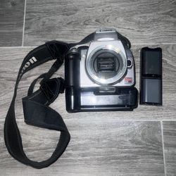 Canon Eos Rebel XT (+ dual battery pack)