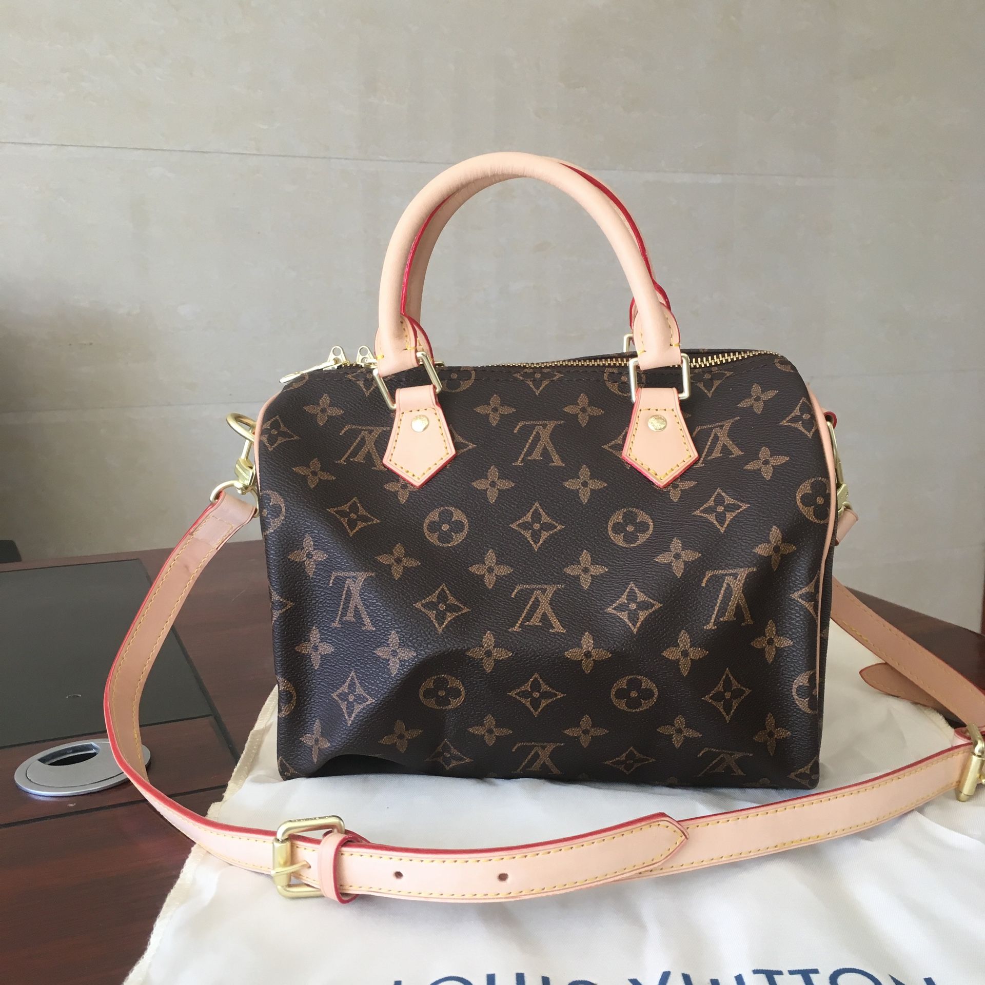 Ladies Louis Vuitton Handbag Shoulder Bag