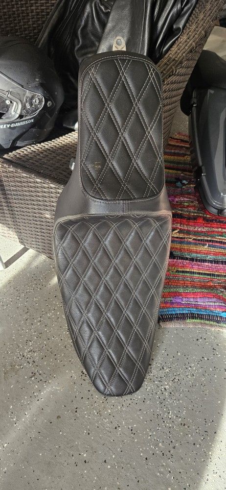 Harley Davidson Seat & Floorboards