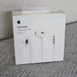 Apple Earpods Brandnew  3.5mm Jack      Each 8$
