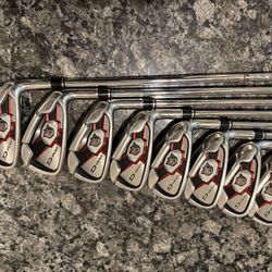Wilson Staff D200 Iron Set (8 Clubs 4-GW)