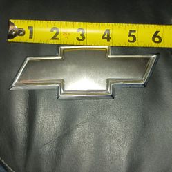 Chevy Cruze Emblem