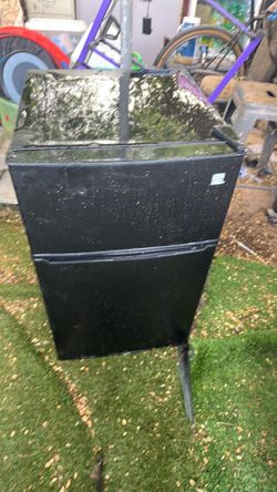 Kenmore mini fridge with freezer model “KMR3ITBKE”