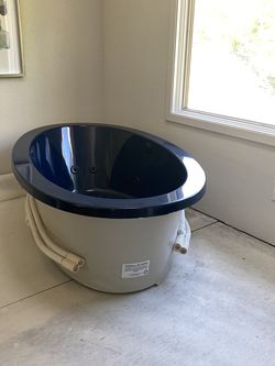 Jacuzzi Bath Tub  NEW Never Used 