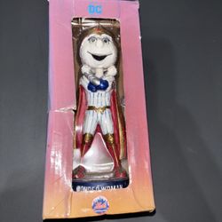 Mrs. Met As Wonder women 