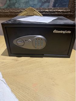 Safe box with key New