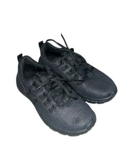 Size 8 Under armor Black Shoes 