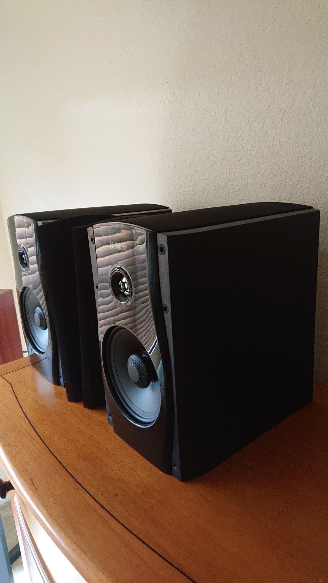 Definitive Technology Studio Monitor55 for Sale in Miromar Lakes, FL