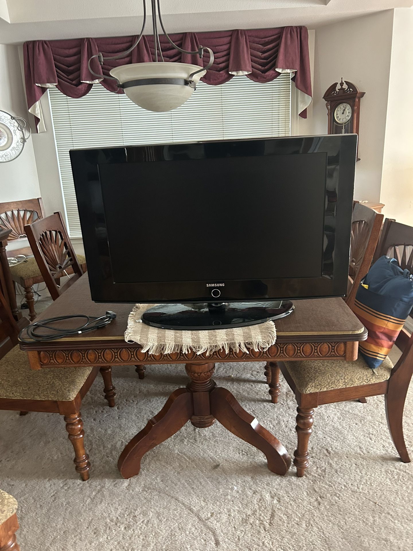 40” Samsung smart TV