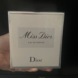 Miss dior perfume