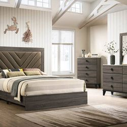 4pcs King Size Bedroom Set w. Mattress Included