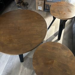 Kitchen Table/ Chairs and Decor Tables 