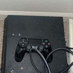 PS4 WITH 1 CONTROLLER