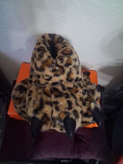 Cute leopard slippers 10