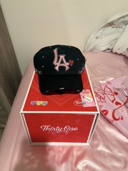 31 Hats La Valentines Edition