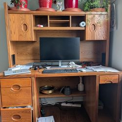 Computer Desk With Hetch