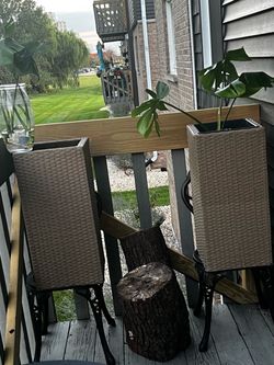 🌿 BEAUTIFUL MATCHING PAIR OF 30” TALL WICKER PLANTERS!