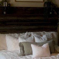 QUEEN SIZE BED FRAME 