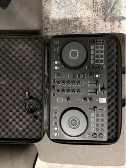 Pioneer DDJ-FLX 4 with case, laptop stand,  and USB-C cable