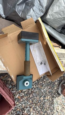 Carpet installer