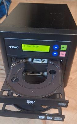 Cd-r , Dvd  Duplicator -  teac dvd -d11