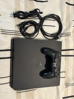 Like New Play Station 4 Slim