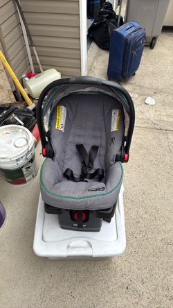 Graco infant car seat