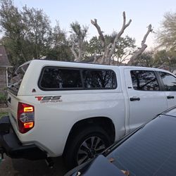 LEER CAMPER COVER 100XL - Excellent Condition