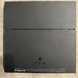 PS4 500gb With 2 Controllers & Games