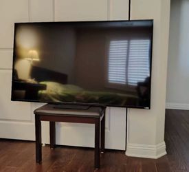 60” Vizio smart tv with remote