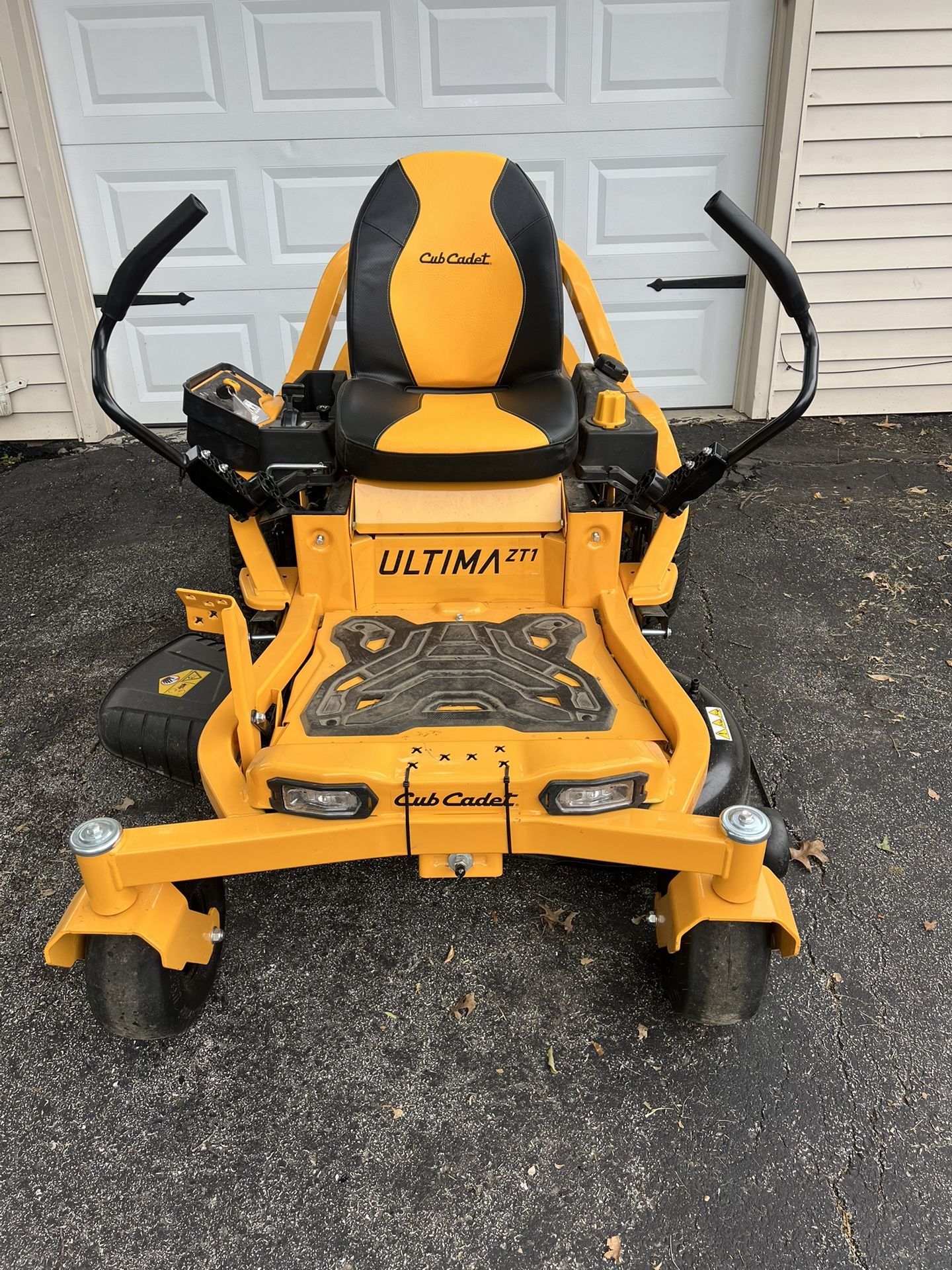Cub Cadet Ultima ZT1 42” with 2 year transfer warranty