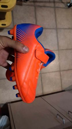 Soccer cleats