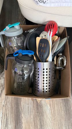 Mixed Kitchen Utensils and Water Bottles Lot