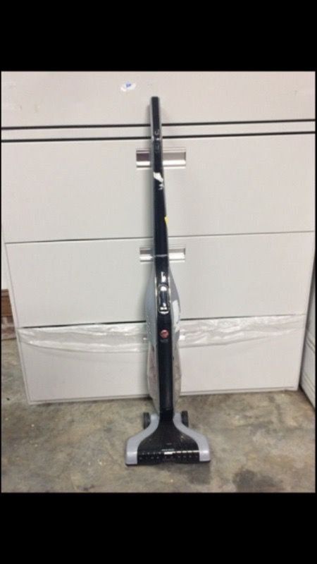 Hoover cordless vacuum comes with charger