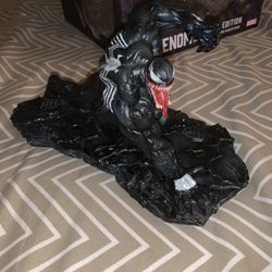 Venom Statue