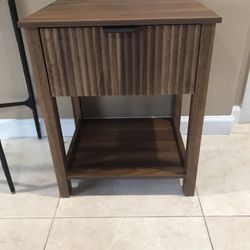 Modern Wood Nightstand / Side Table with Drawer