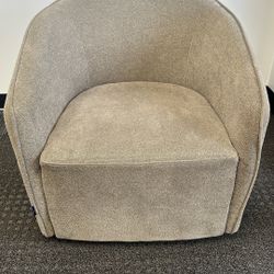 Náutica Tan In Color 360  Swivel Chair 