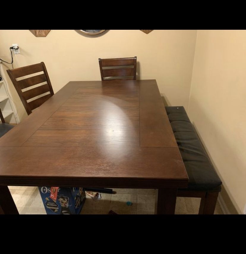 Like new kitchen table