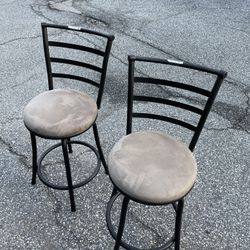 2 High Bar Stools 