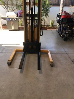 Big Joe Electric Lift $3500
