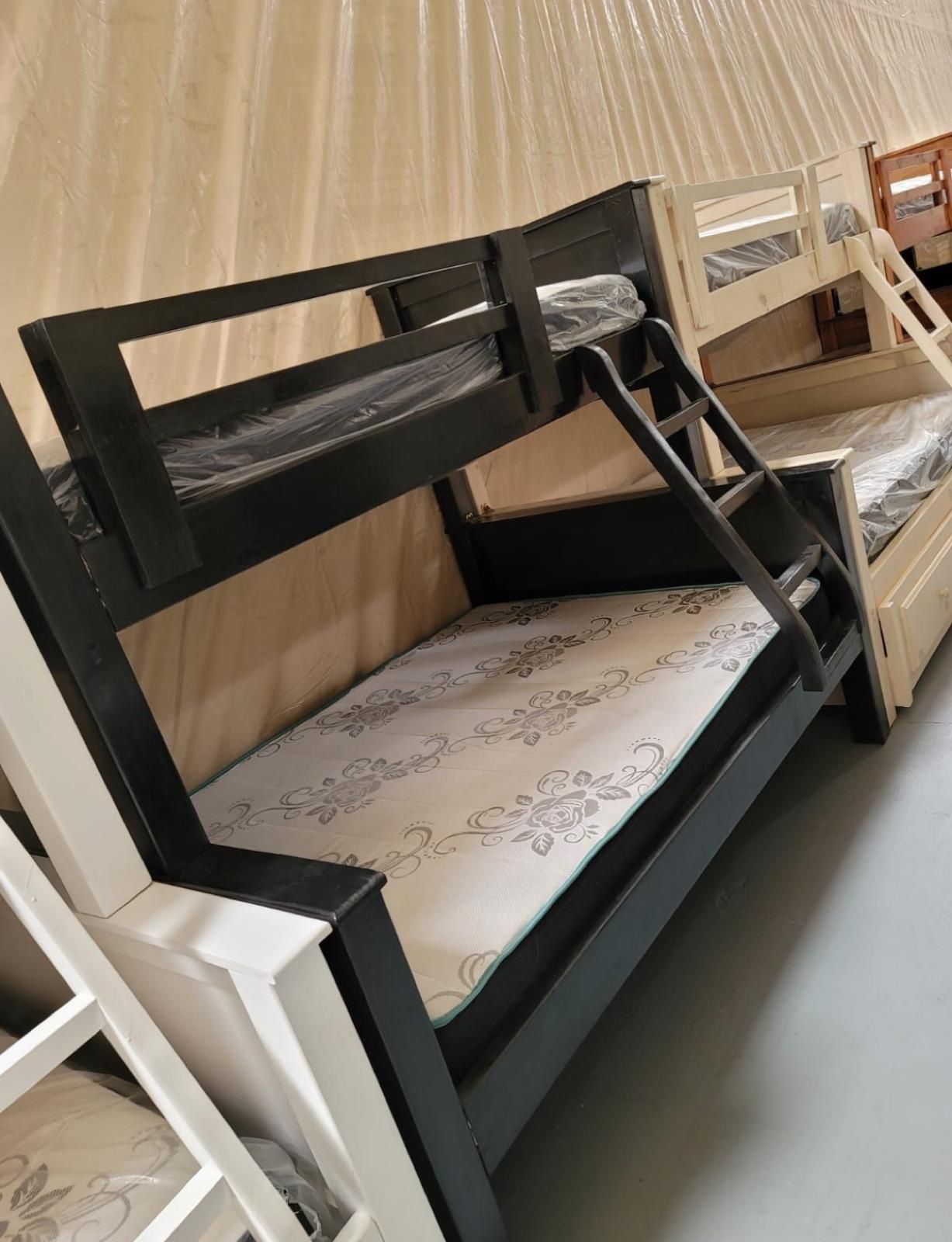 Twin-Full Bunk Bed 