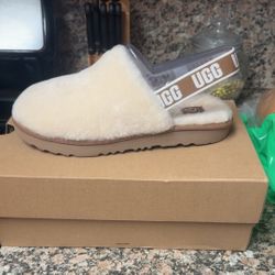 Ugg Slippers 